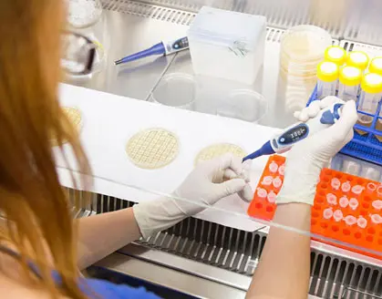 합성 생물학 산업 가속기: 새로운 제조 방법 가속화